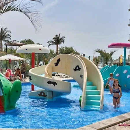Premium Beach Prima Linie La Mare Swimming Pool & Private Parking